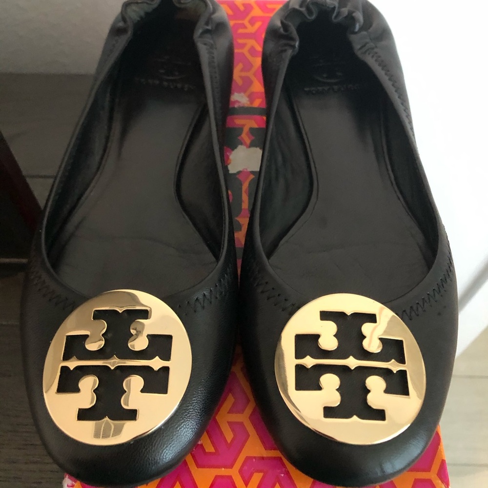 Lightly worn Tory Burch reva flat.  Size 8.5